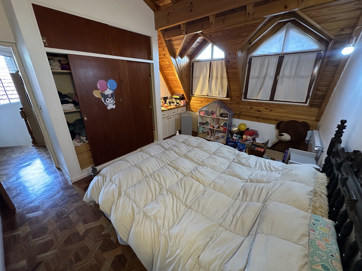 CASA DE 3 DORMITORIOS, GARAJE, PATIO Y PISCINA EN BARRIO SUR
