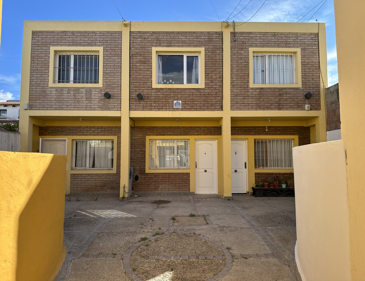 DUPLEX 2 DORMITORIOS CON PATIO