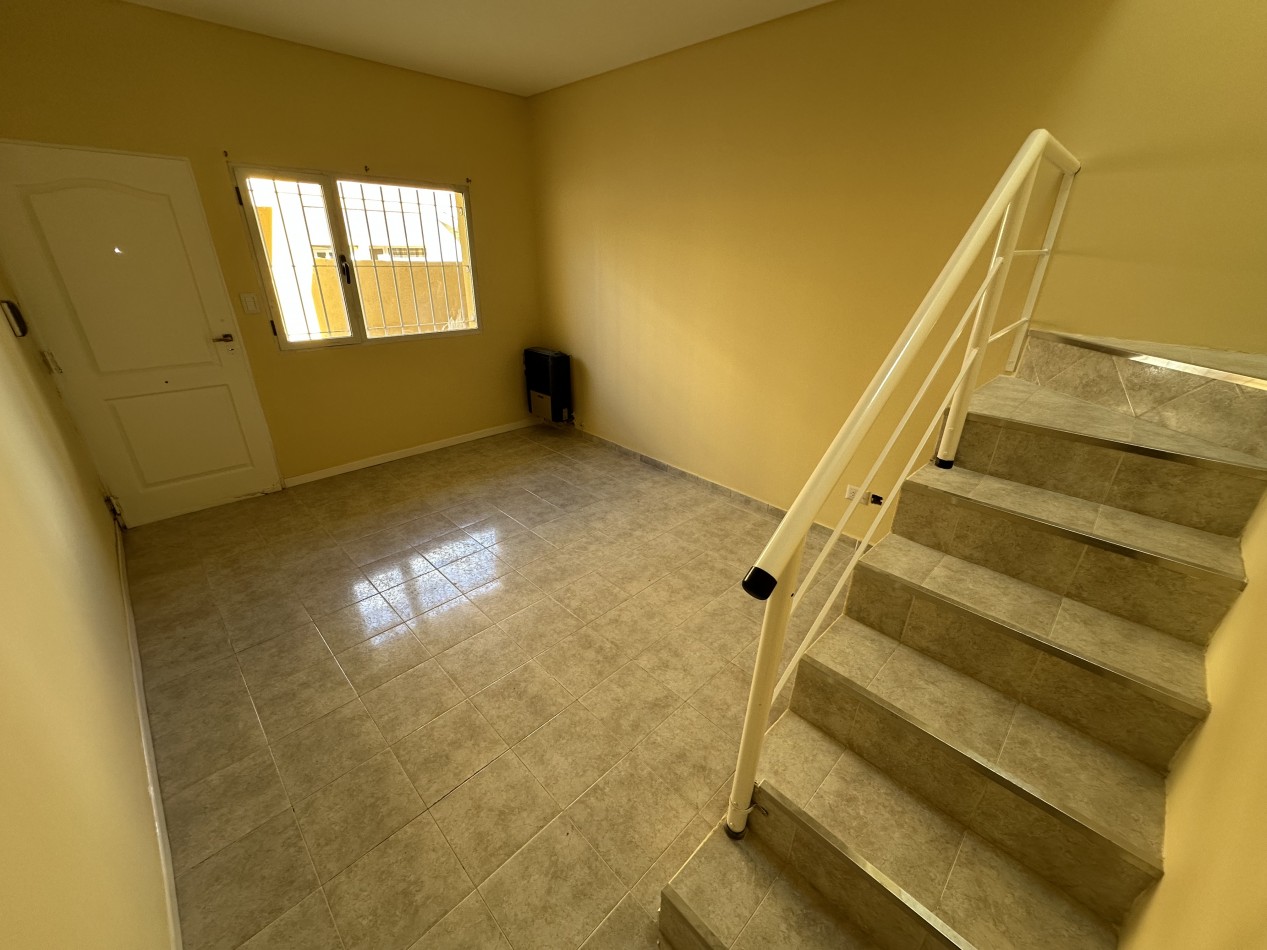 DUPLEX 2 DORMITORIOS CON PATIO