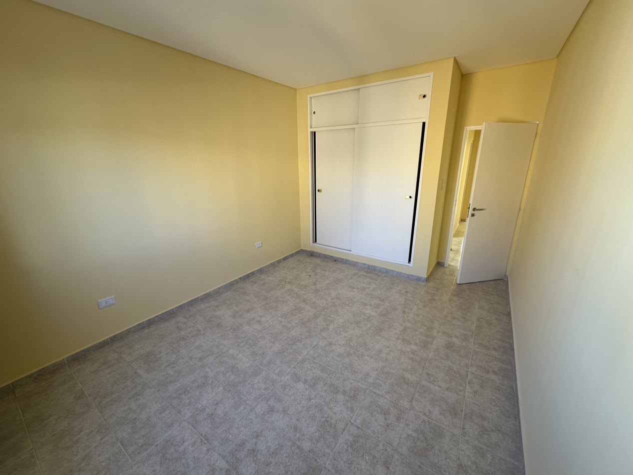 DUPLEX 2 DORMITORIOS CON PATIO