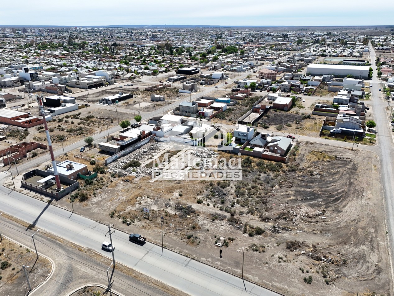 AMPLIO TERRENO 4990 M² SOBRE CORREDOR COMERCIAL EN TRELEW