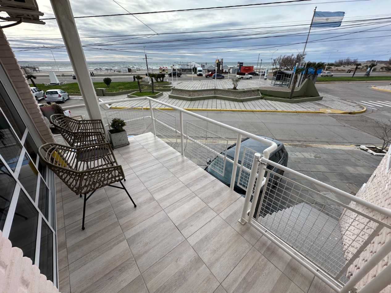 HERMOSO TRIPLEX FRENTE AL MAR - 3 DORM