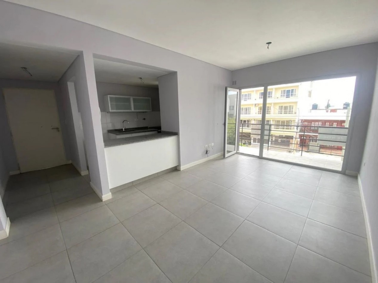 DEPTO 2 DORMITORIOS CON COCHERA EN BARRIO SUR