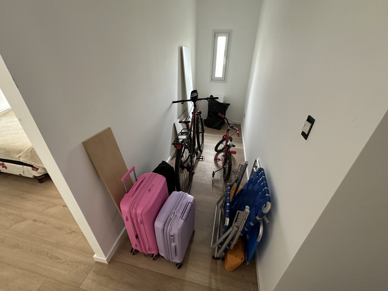 CASA DE 3 DORMITORIOS EN ESQUINA CON PATIO Y ENTRADA VEHICULAR - SOLANA