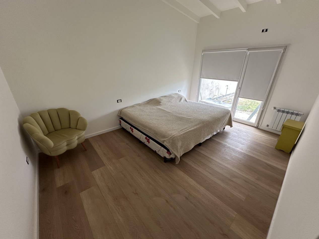 CASA DE 3 DORMITORIOS EN ESQUINA CON PATIO Y ENTRADA VEHICULAR - SOLANA