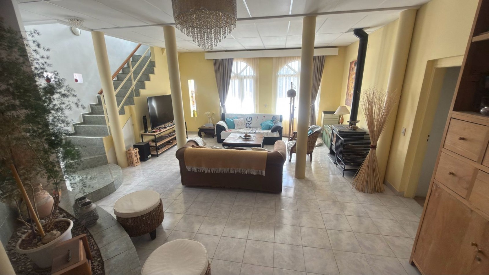 CASA 3 DORMITORIOS CON VISTA PANORAMICA A LA CIUDAD