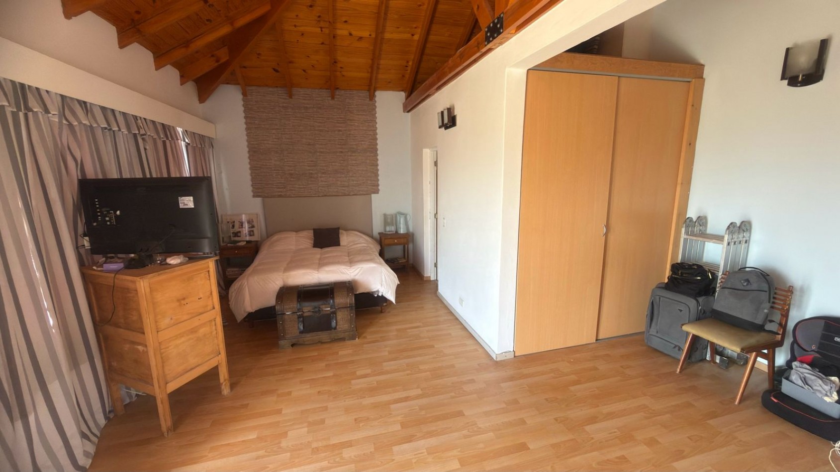 CASA 3 DORMITORIOS CON VISTA PANORAMICA A LA CIUDAD