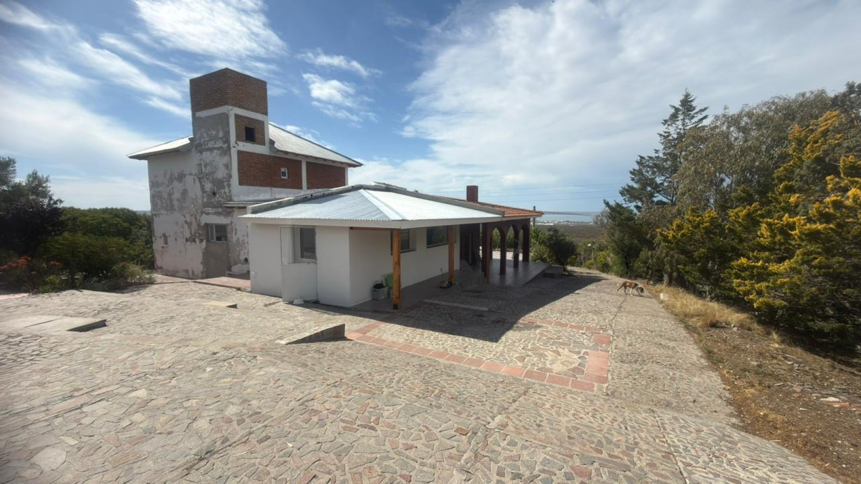 CASA 3 DORMITORIOS CON VISTA PANORAMICA A LA CIUDAD