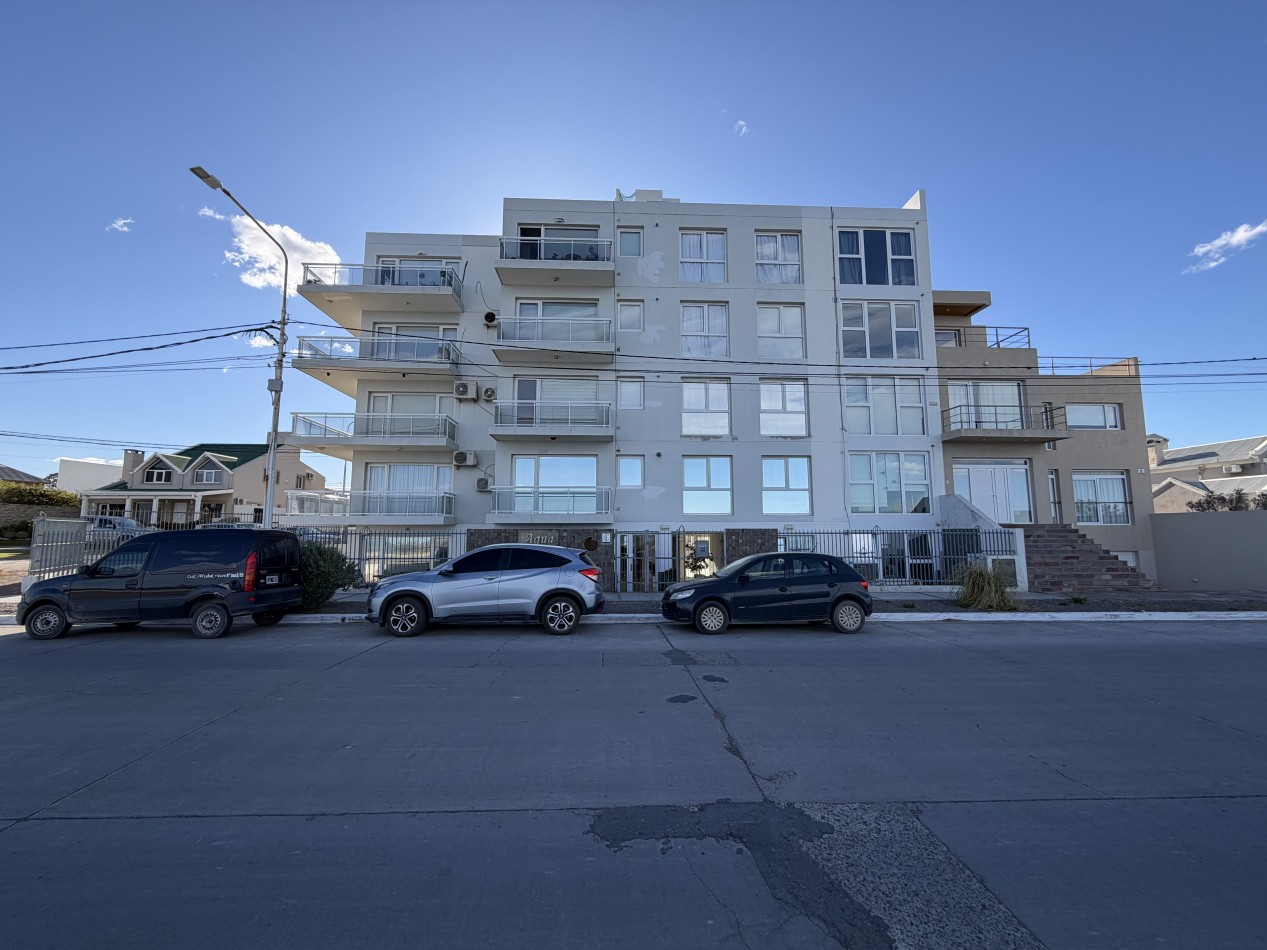 DEPTO DE 2 DORMITORIOS CON COCHERA Y PISCINA FRENTE AL MAR