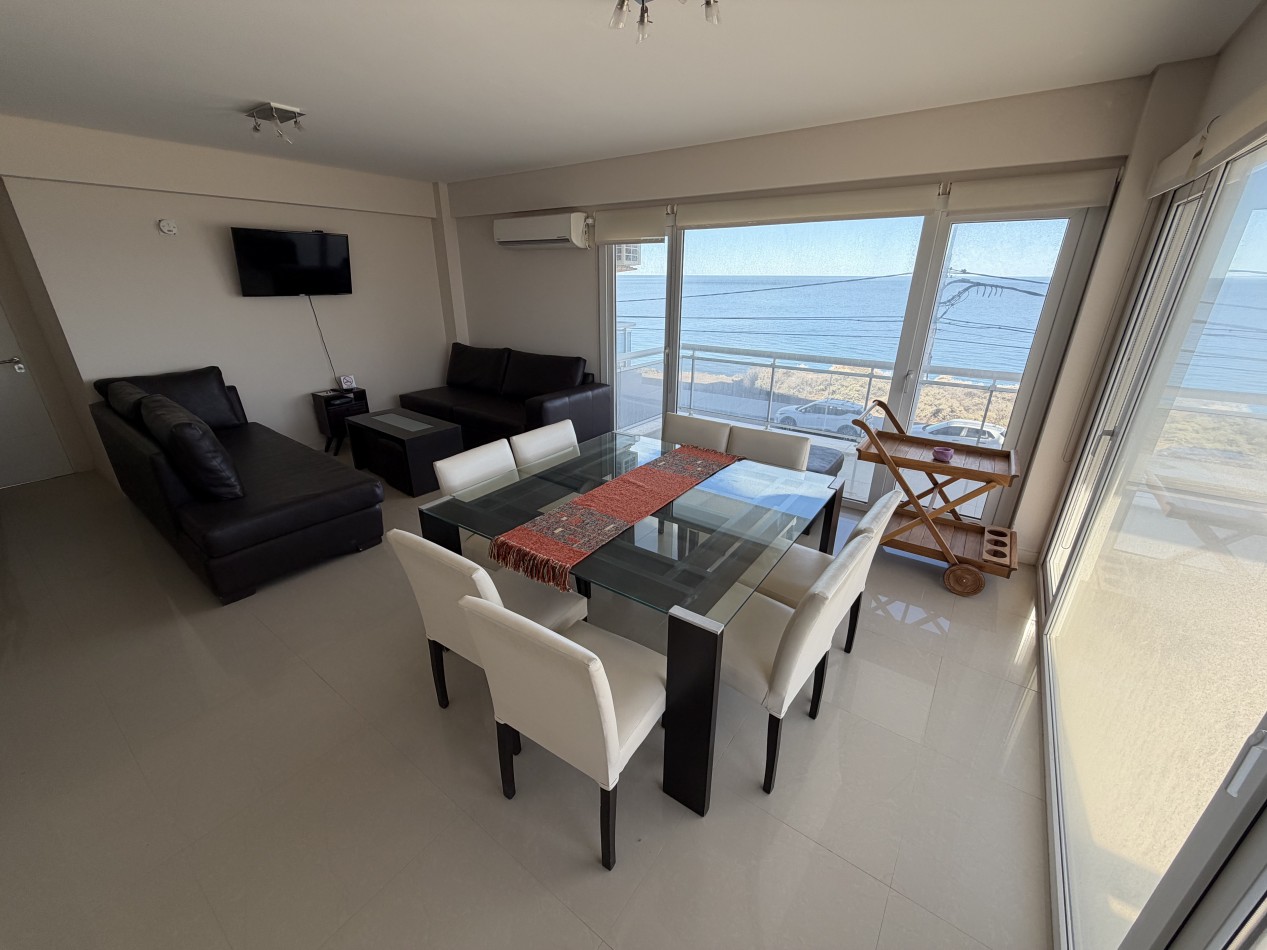 DEPTO DE 2 DORMITORIOS CON COCHERA Y PISCINA FRENTE AL MAR