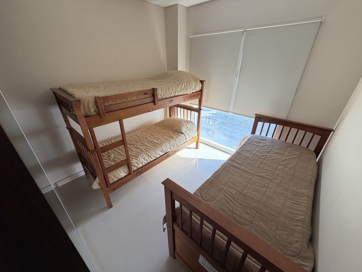 DEPTO DE 2 DORMITORIOS CON COCHERA Y PISCINA FRENTE AL MAR