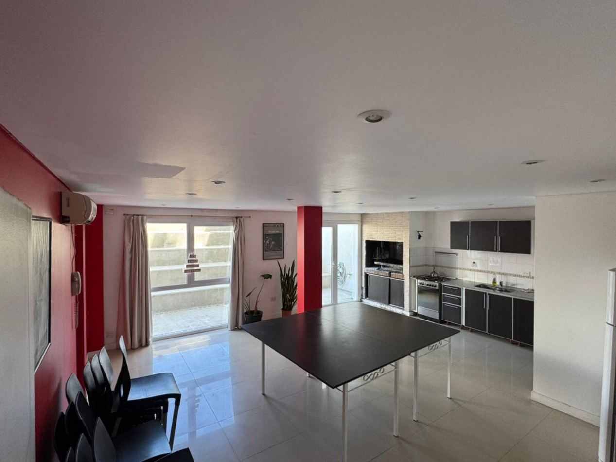 DEPTO DE 2 DORMITORIOS CON COCHERA Y PISCINA FRENTE AL MAR