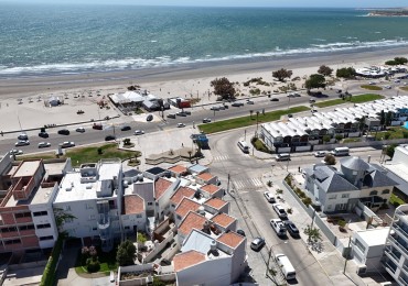 HERMOSO TRIPLEX FRENTE AL MAR - 3 DORM