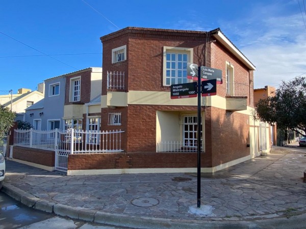 Casa en esquina 2 Dormitorios - Barrio 159 viviendas