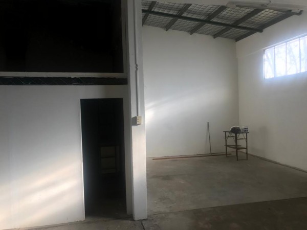 OPORTUNIDAD Galpón con oficinas 