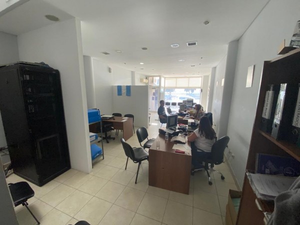 Local frente al mar 250m² - EXCELENTE ubicación  