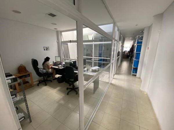 Local frente al mar 250m² - EXCELENTE ubicación  