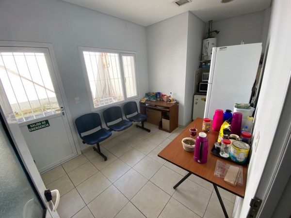 Local frente al mar 250m² - EXCELENTE ubicación  
