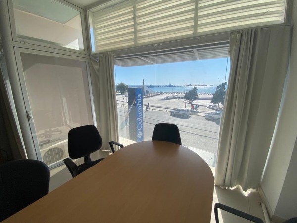 Local frente al mar 250m² - EXCELENTE ubicación  