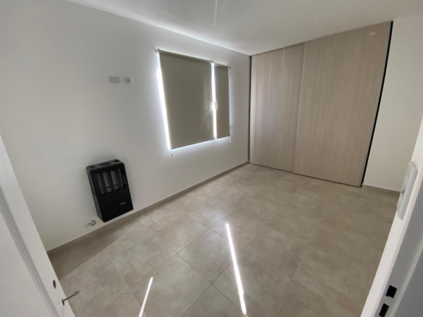 COMPLEJO 3 DEPTOS Y 3 LOCALES COMERCIALES