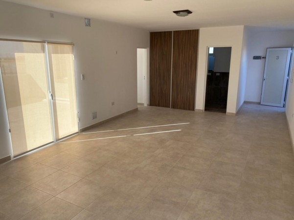 COMPLEJO 3 DEPTOS Y 3 LOCALES COMERCIALES