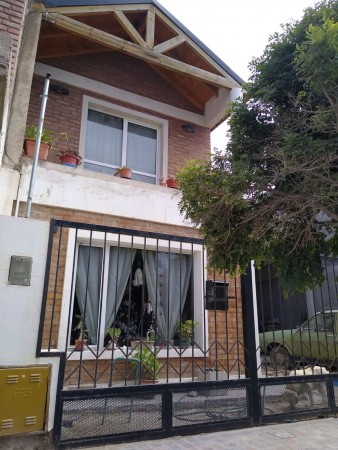 CASA 4 DORMITORIOS