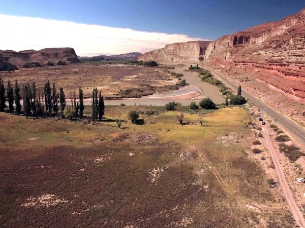 CHACRAS CON COSTA DE RIO EN LOS ALTARES