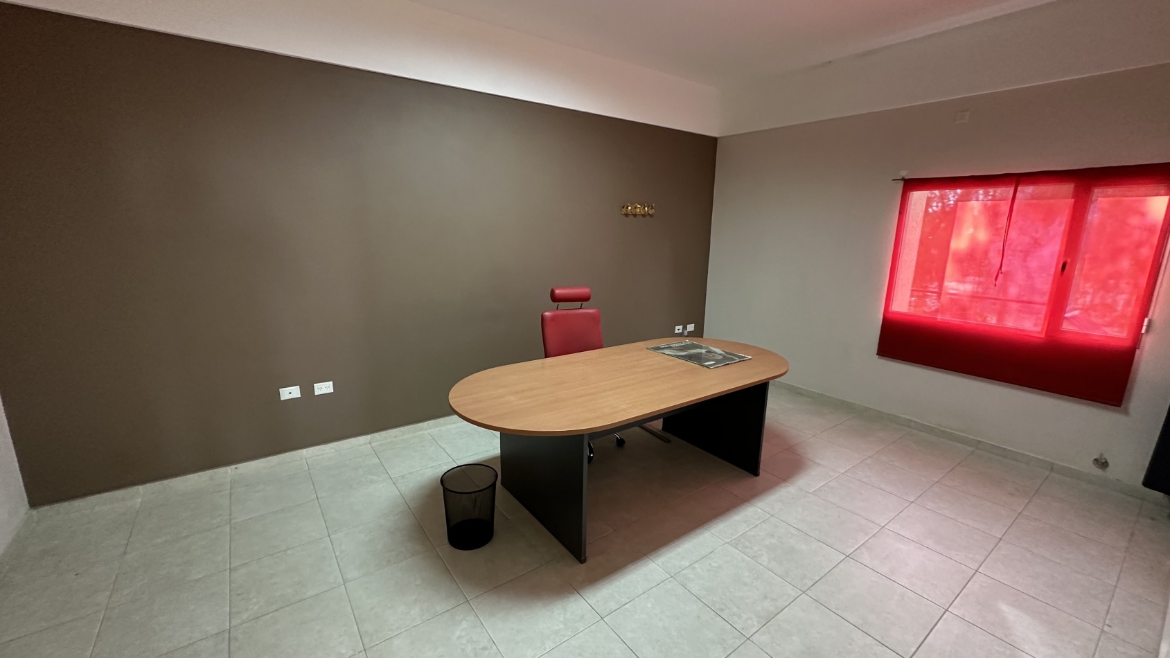 ALQUILER OFICINAS 250 M² PARQUE INDUSTRIAL PESADO 