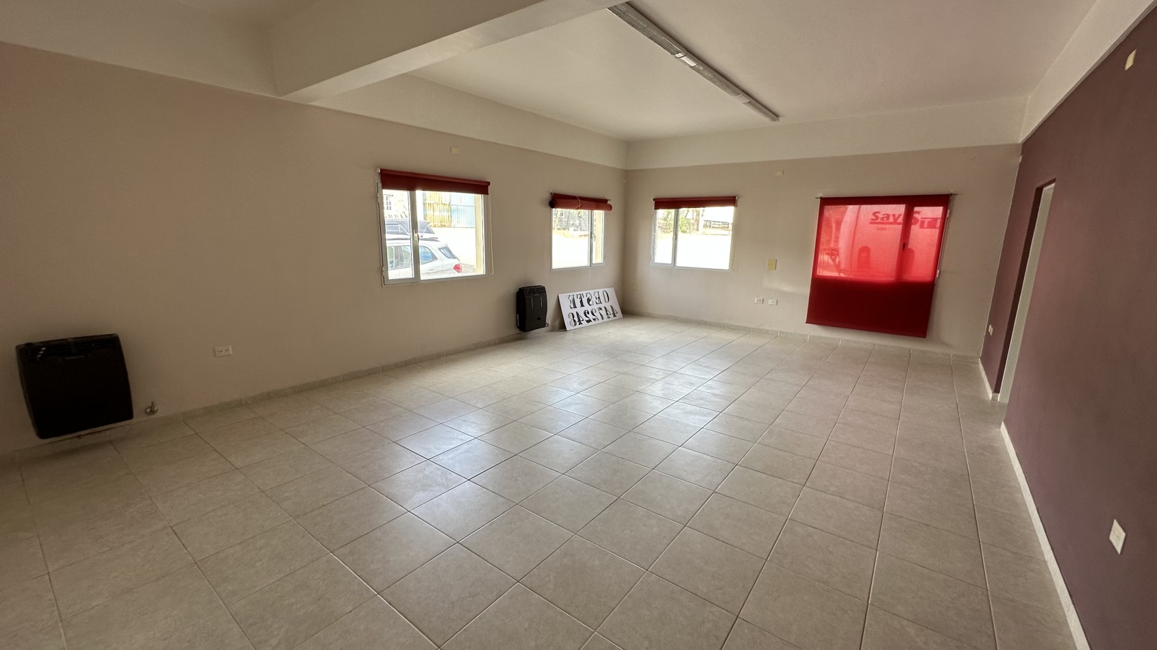 ALQUILER OFICINAS 250 M² PARQUE INDUSTRIAL PESADO 