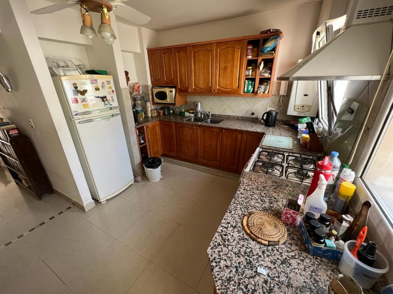 TRIPLEX 200 M² CON QUINCHO Y GARAGE