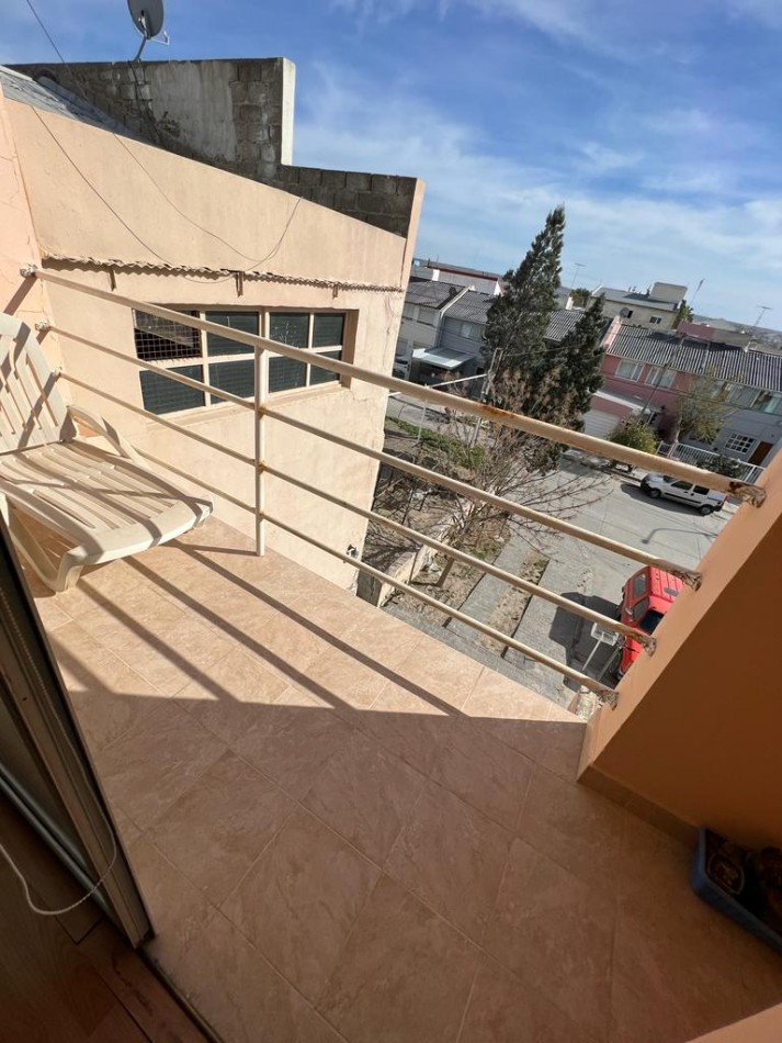 TRIPLEX 200 M² CON QUINCHO Y GARAGE