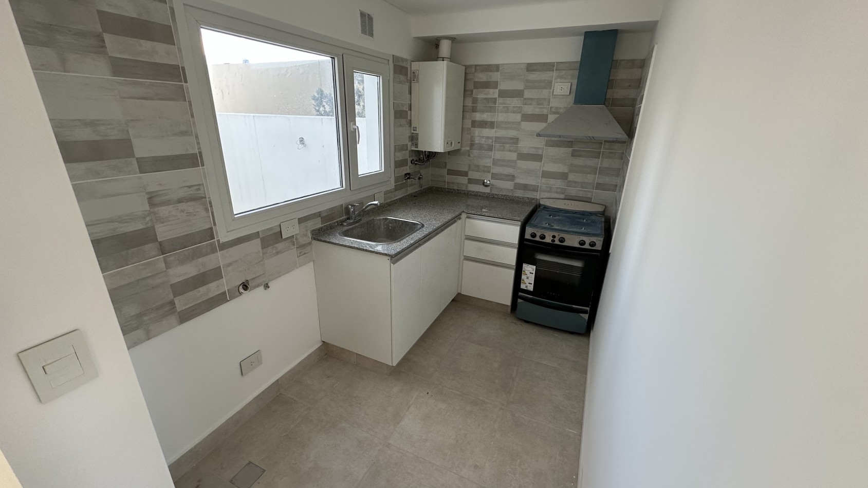 AMPLIO DEPTO DE 1 DORMITORIO A METROS DEL MAR