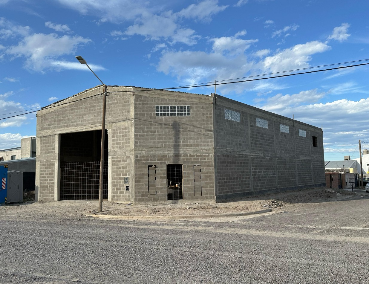 GALPON 300 M² A ESTRENAR SOBRE AV, TIERRA DEL FUEGO