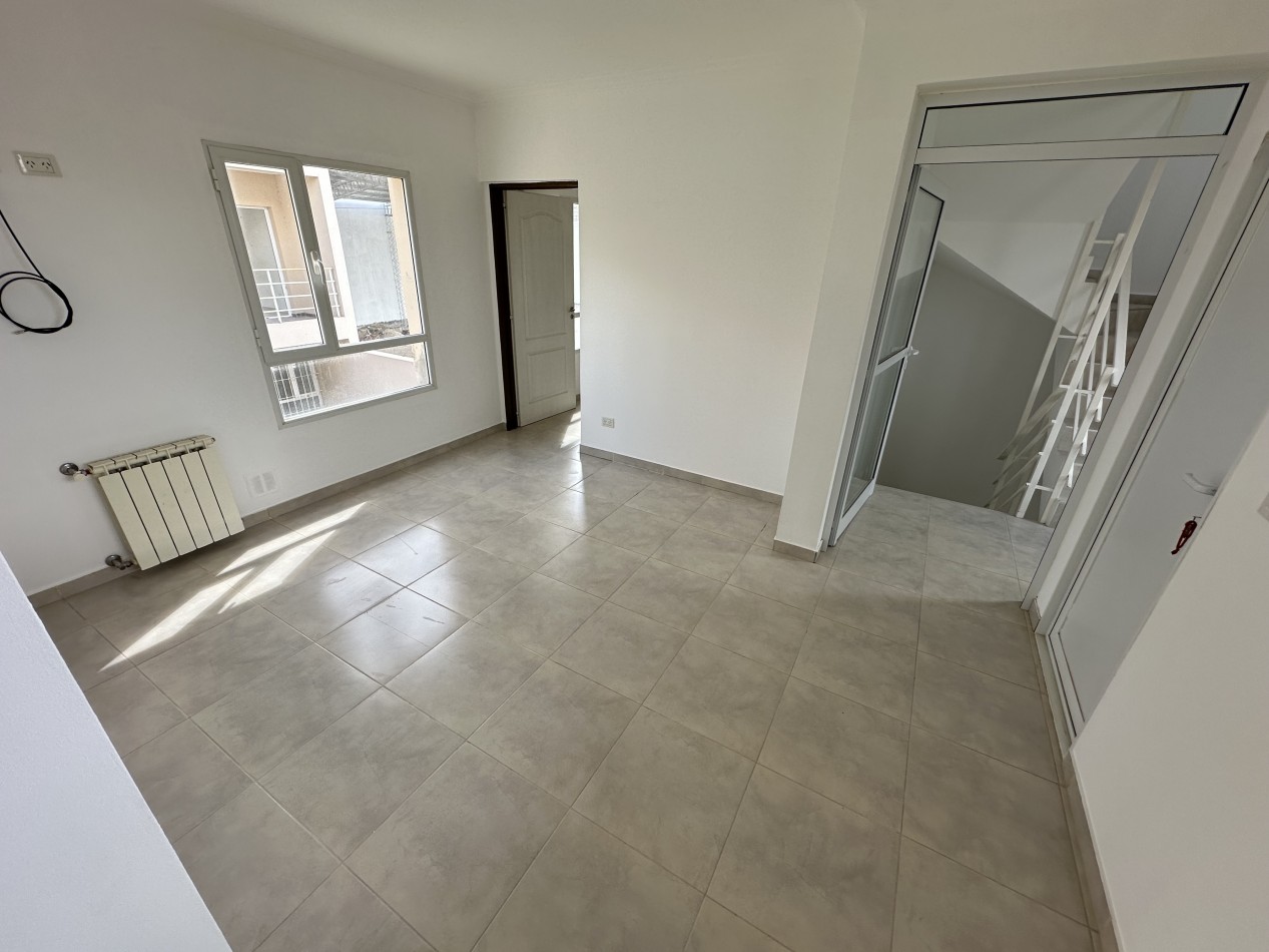 DUPLEX 2 DORMITORIOS CON COCHERA Y TERRAZA PRIVADA