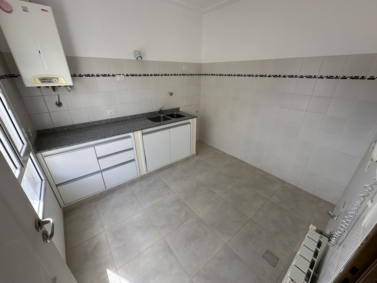 DUPLEX 2 DORMITORIOS CON COCHERA Y TERRAZA PRIVADA