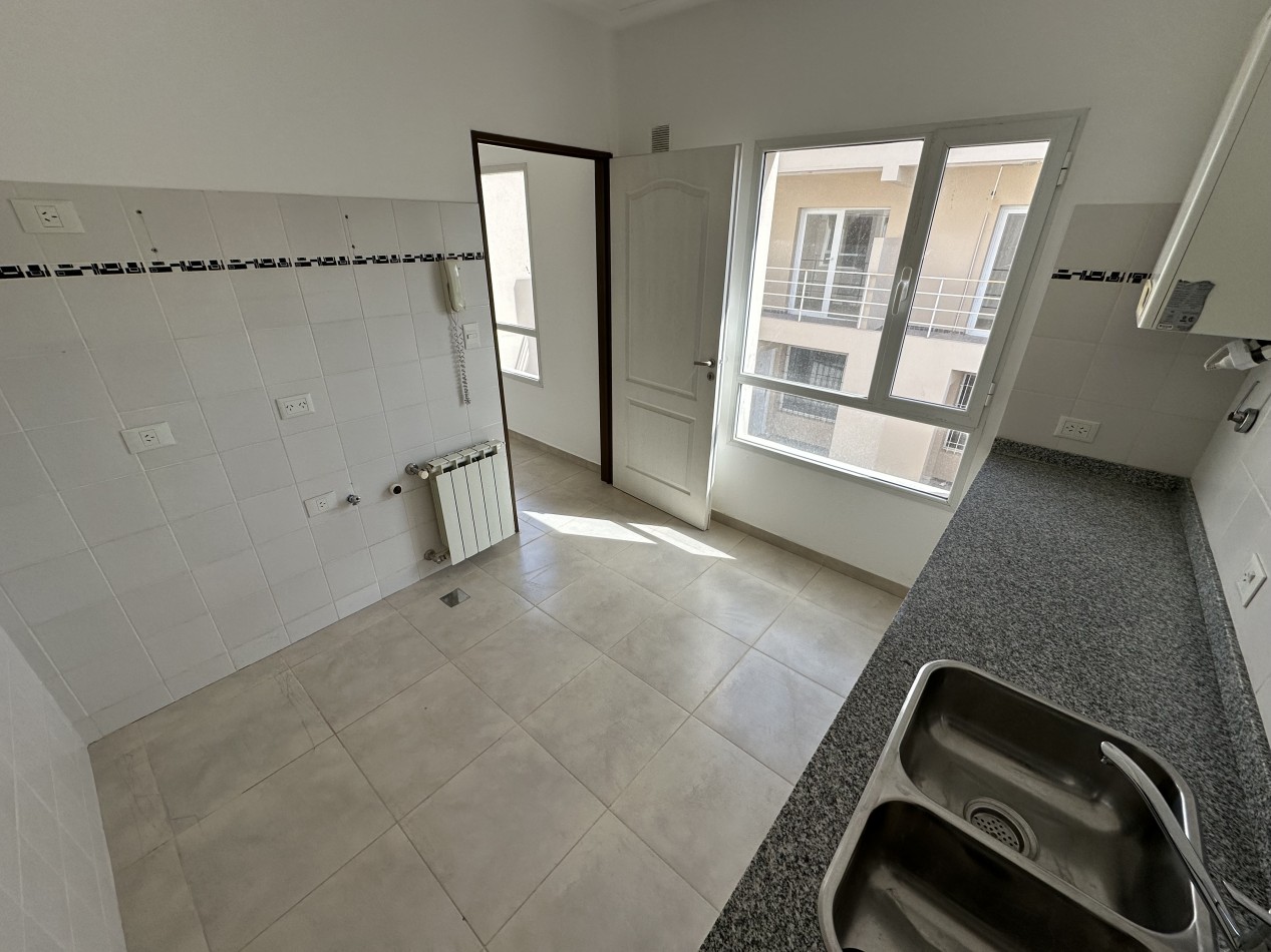 DUPLEX 2 DORMITORIOS CON COCHERA Y TERRAZA PRIVADA
