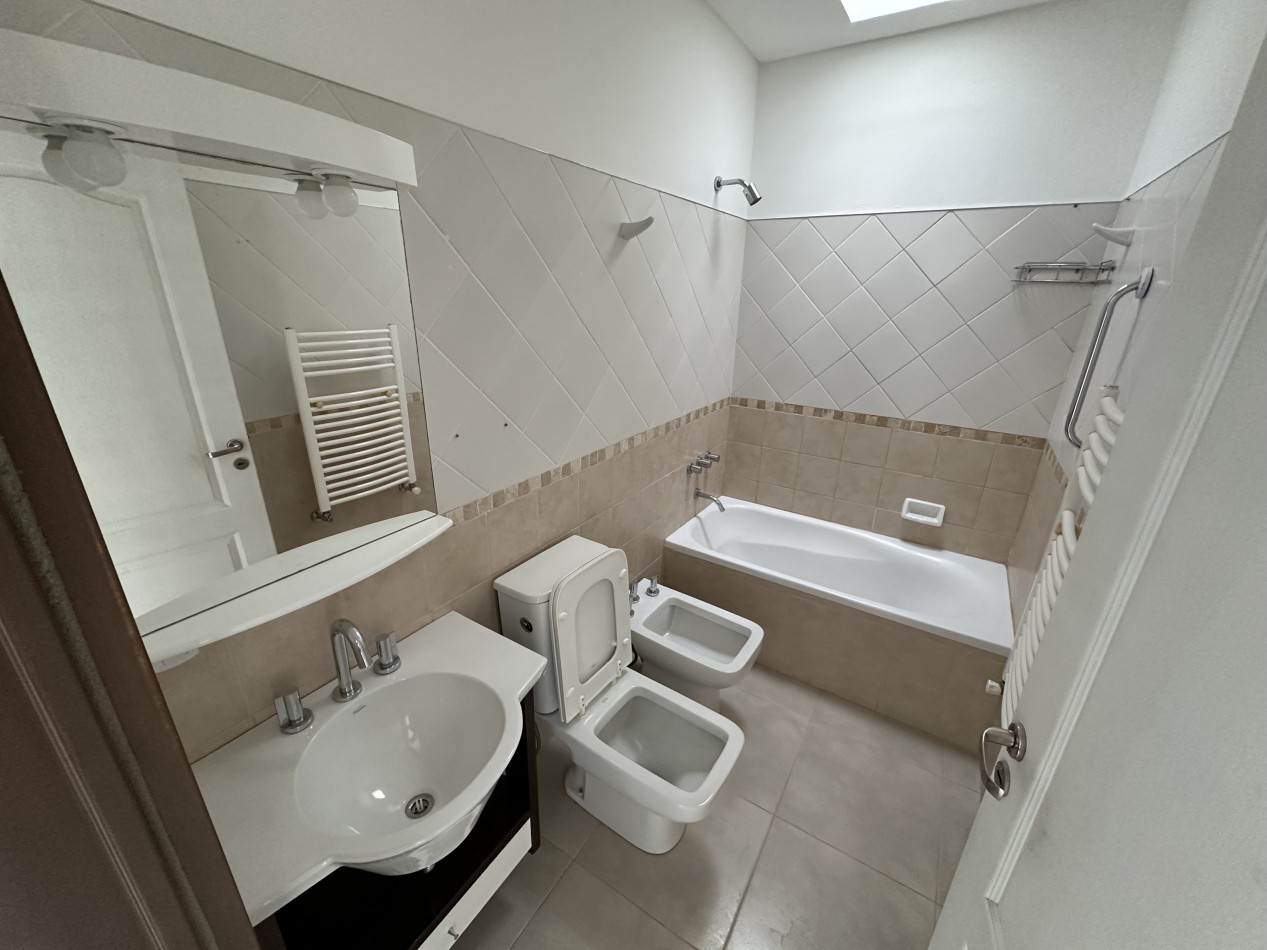 DUPLEX 2 DORMITORIOS CON COCHERA Y TERRAZA PRIVADA