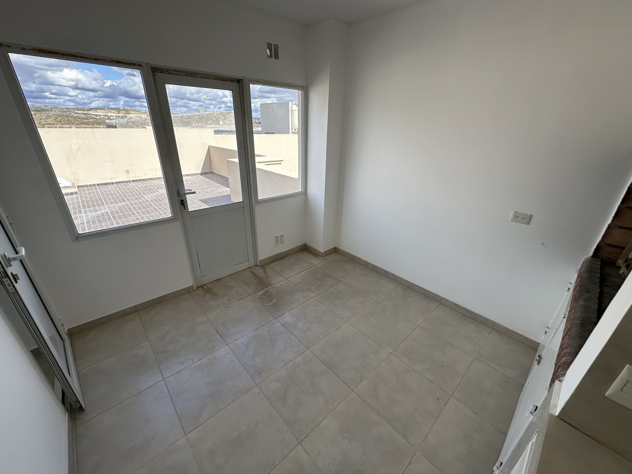 DUPLEX 2 DORMITORIOS CON COCHERA Y TERRAZA PRIVADA