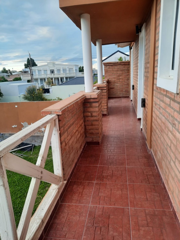 CASA DE 3 DORMITORIOS - BARRIO SUR