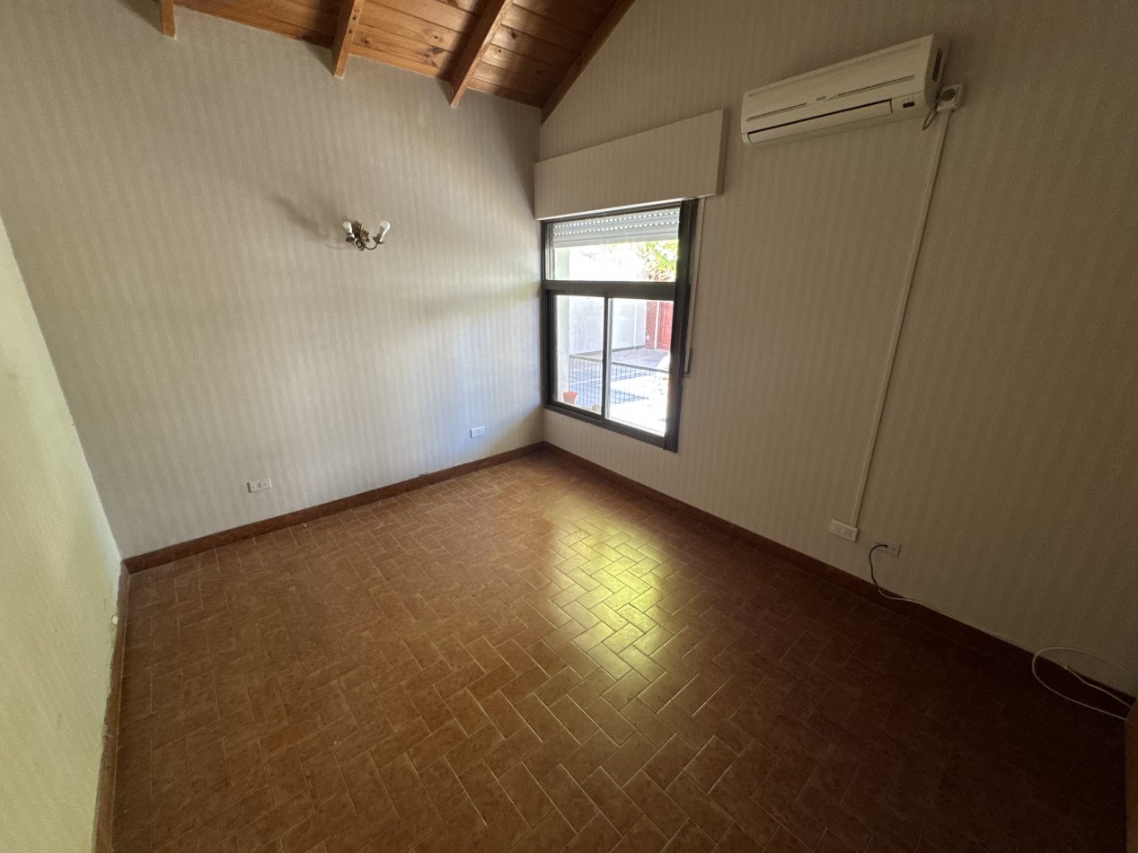 CASA 3 DORMITORIOS SOBRE ESPECTACULAR LOTE CENTRICO