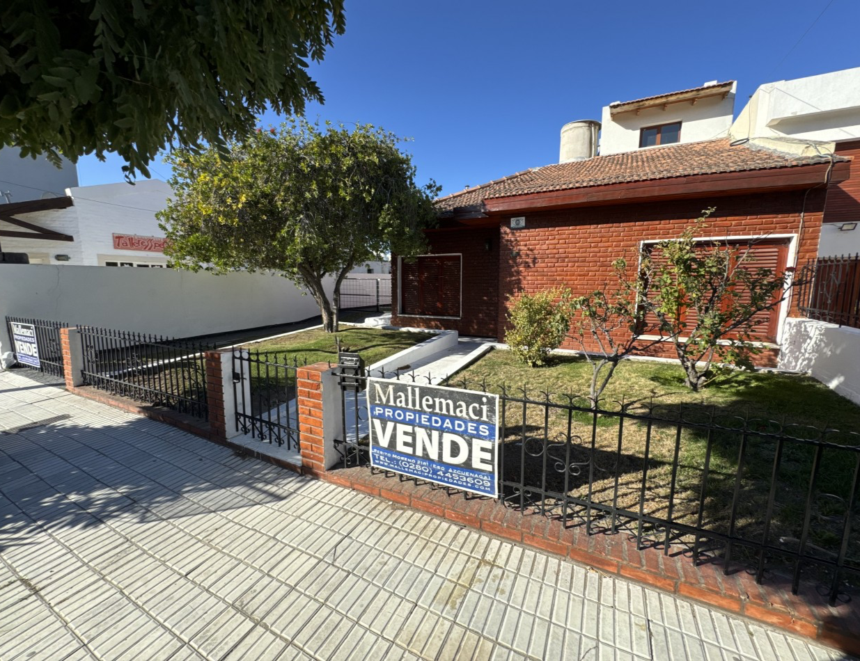 CASA 3 DORMITORIOS SOBRE ESPECTACULAR LOTE CENTRICO