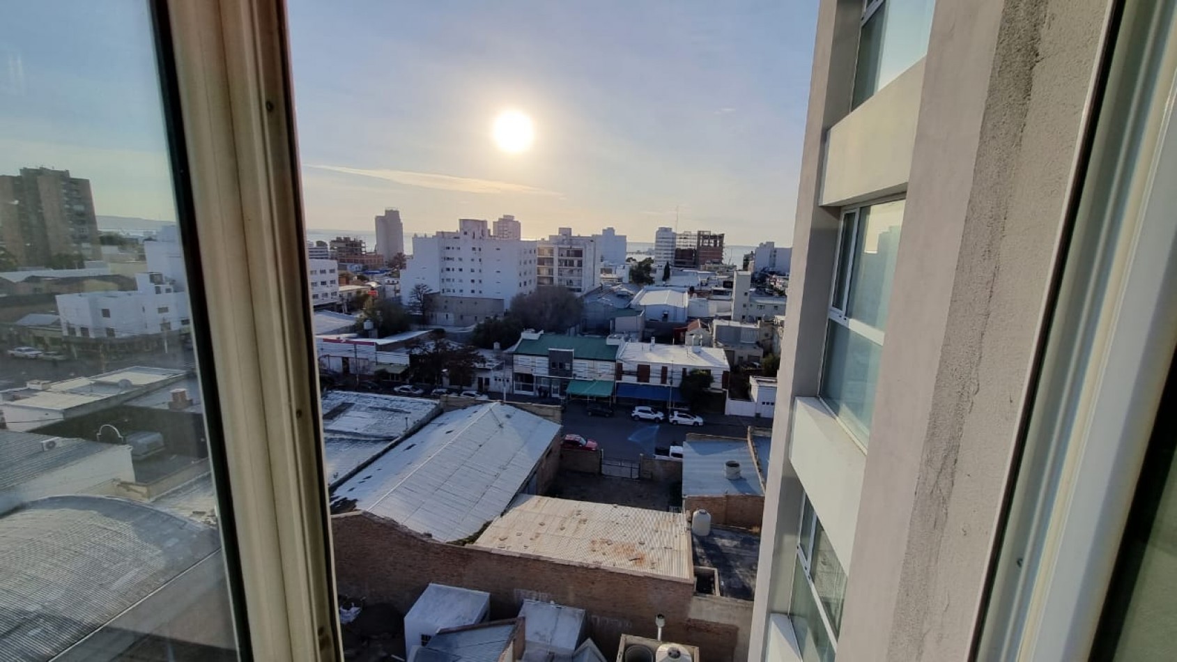 MONOAMBIENTE EN PLENO CENTRO CON COCHERA