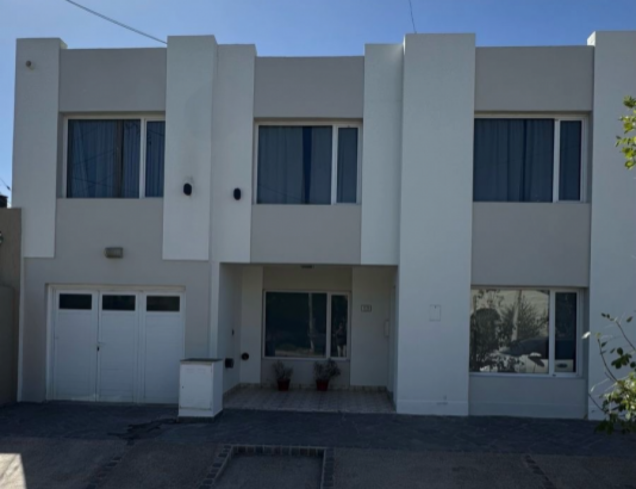 CASA 2 DORMITORIOS EN BARRIO SUR