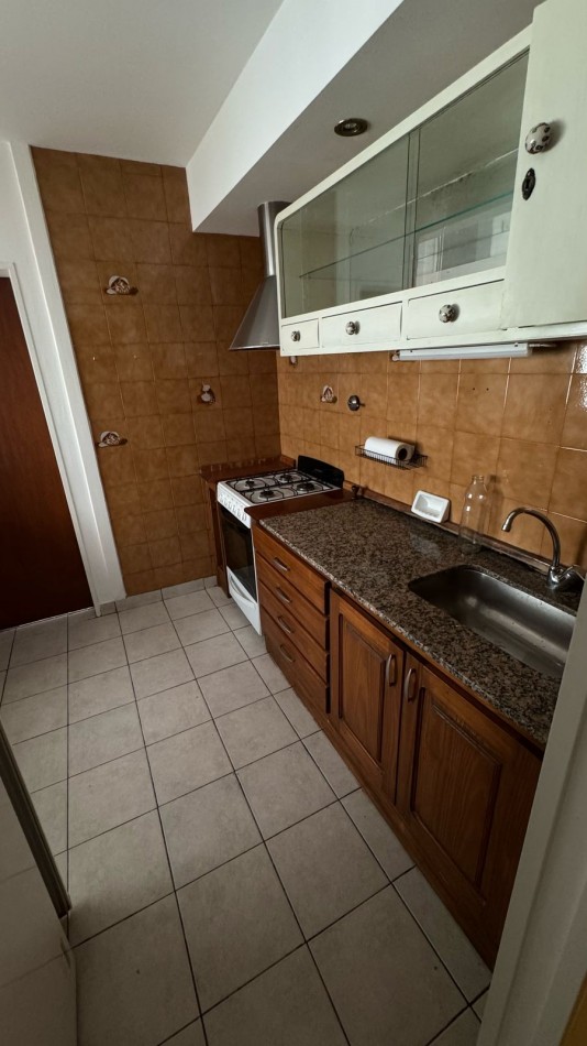 CASA 2 DORMITORIOS EN BARRIO SUR