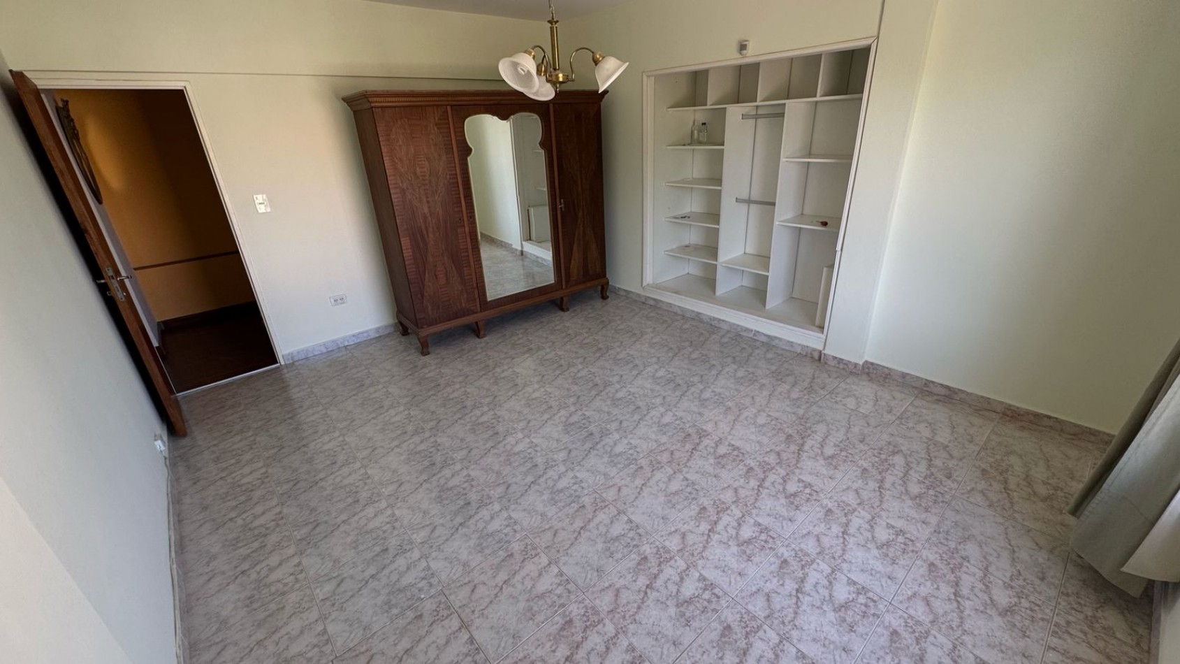 CASA 2 DORMITORIOS EN BARRIO SUR