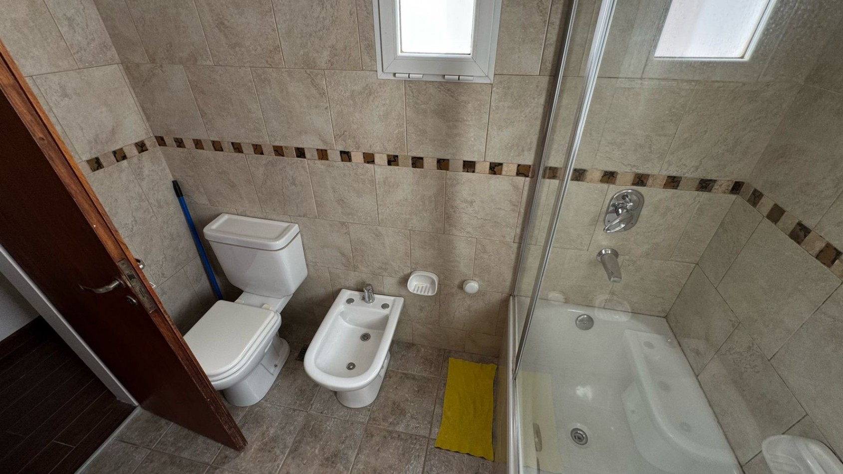 CASA 2 DORMITORIOS EN BARRIO SUR