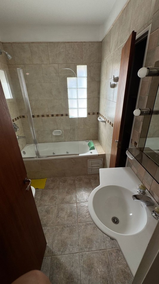 CASA 2 DORMITORIOS EN BARRIO SUR