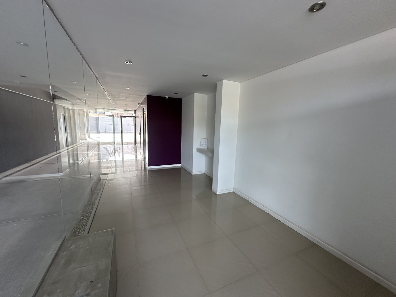 HERMOSO DEPARTAMENTO DE 2 DORMITORIOS CON COCHERA EN BARRIO SUR
