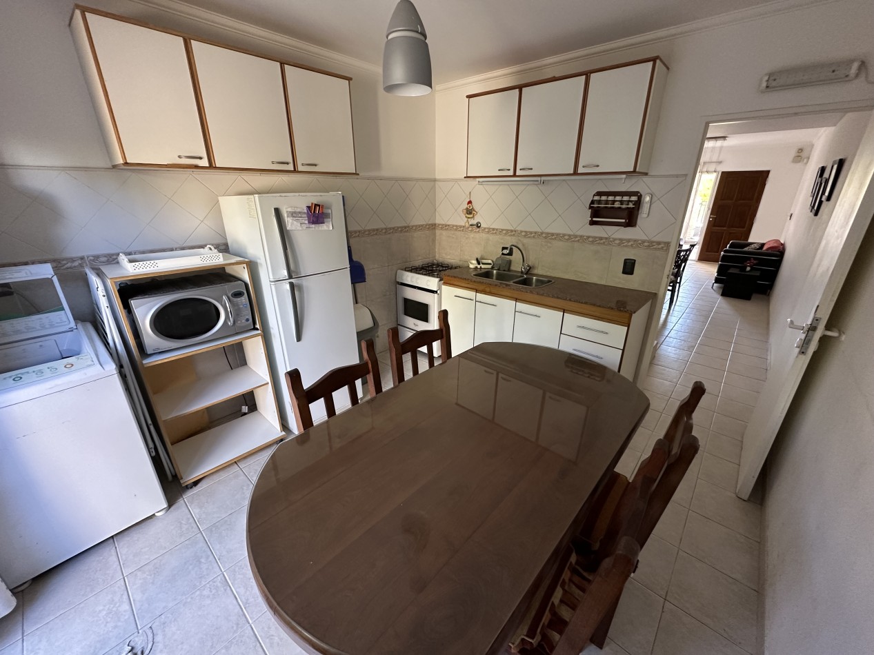 DUPLEX 2 DORMITORIOS CON PATIO Y ENTRADA VEHICULAR EN ZONA SUR 