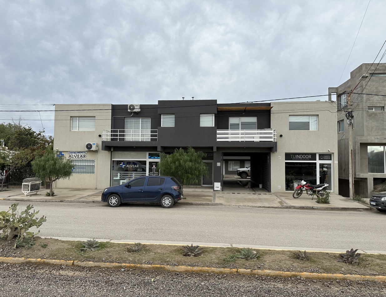 AMPLIO DEPTO DE 1 DORMITORIO CON COCHERA EN ZONA SUR 